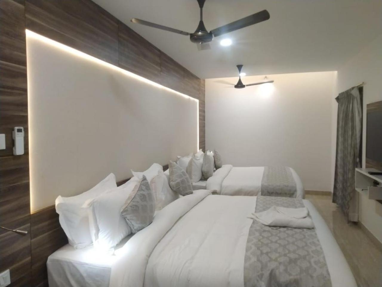 Residenza Adhikrishna Arcade Hotel Erode Exterior foto